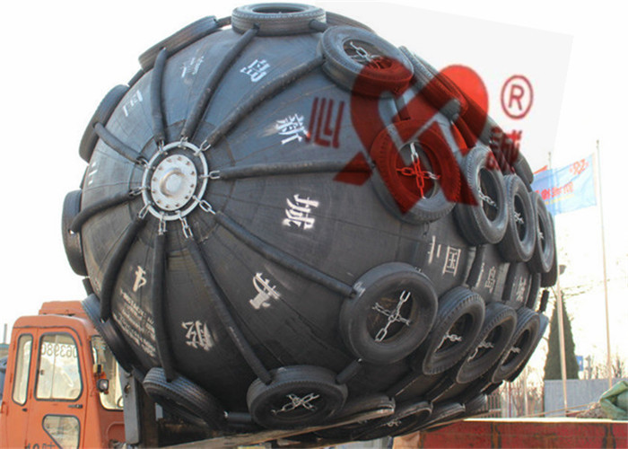 Chain Net Rubber Pneumatic Marine Fenders Black Color For Ship Vessel