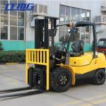 2 ton small forklift , diesel forklift truck with 3-stage mast
