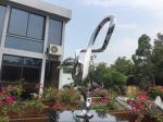 Abstract Tall Garden Ornaments Statues Handmade Polished Metal Long Life