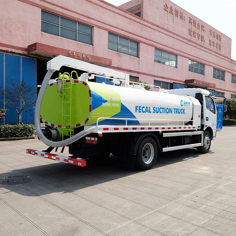 800 Kg/Cubic Meter Sewage Vacuum Pump Truck For Feces Collection Medium Density