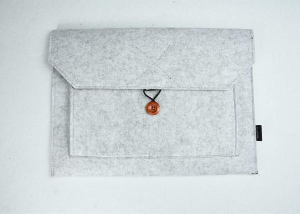 Slim 13 Inch Felt Tablet Sleeve Carrying Case Light Grey For Valentine Gift 43