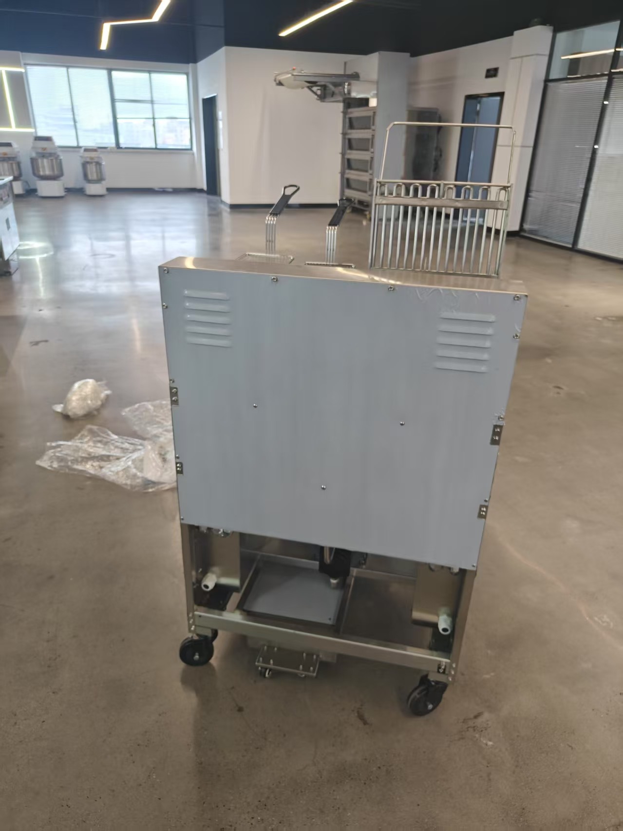 380V 28kw Double Tanks Four Baskets Digital Panel Electric & Gas Chips Open Fryer Machine 15L*2