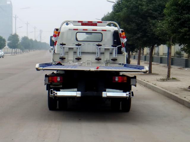 Euro 4 120hp 4x2 Wrecker Tow Truck 120L fule tank With Cummins Engine