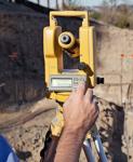90cm Minimum Focus Topcon DT-200 Electronic Digital Theodolite DT-205L