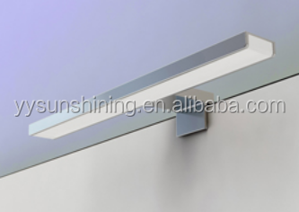 Smart Washroom IP44 LED Mirror Light with CHrome Plated Finishing and High Luminous Flux