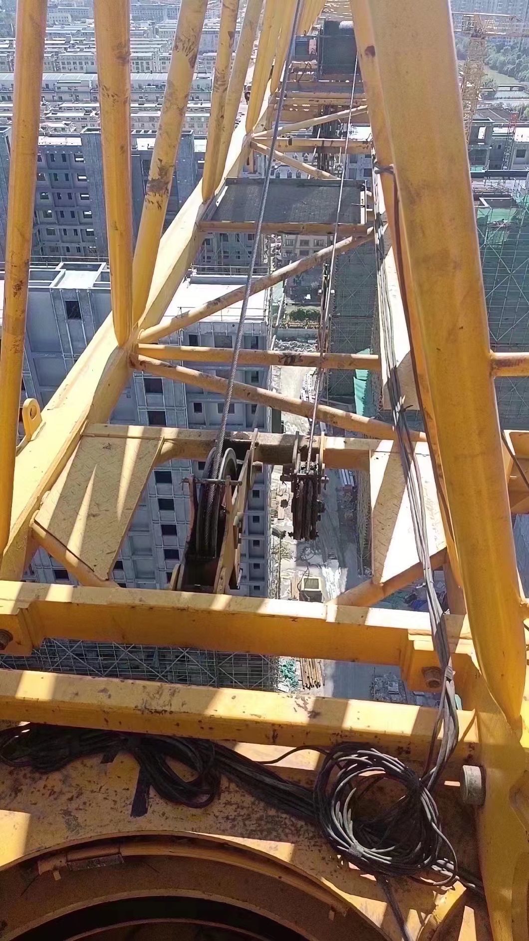 Zoomlion 19 Years to Lift 20 Tons of Tower Crane for Sale
