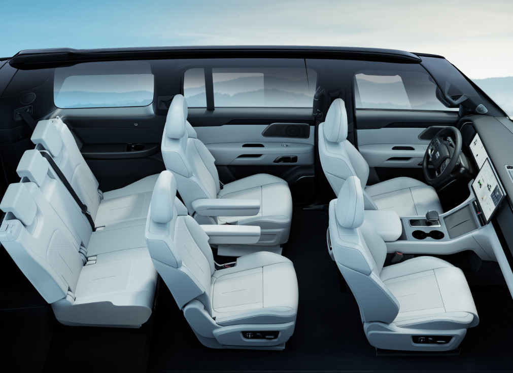 Plug In Extended Range Hybrid Vehicle Automobile Large SUV Four Wheel Drive
