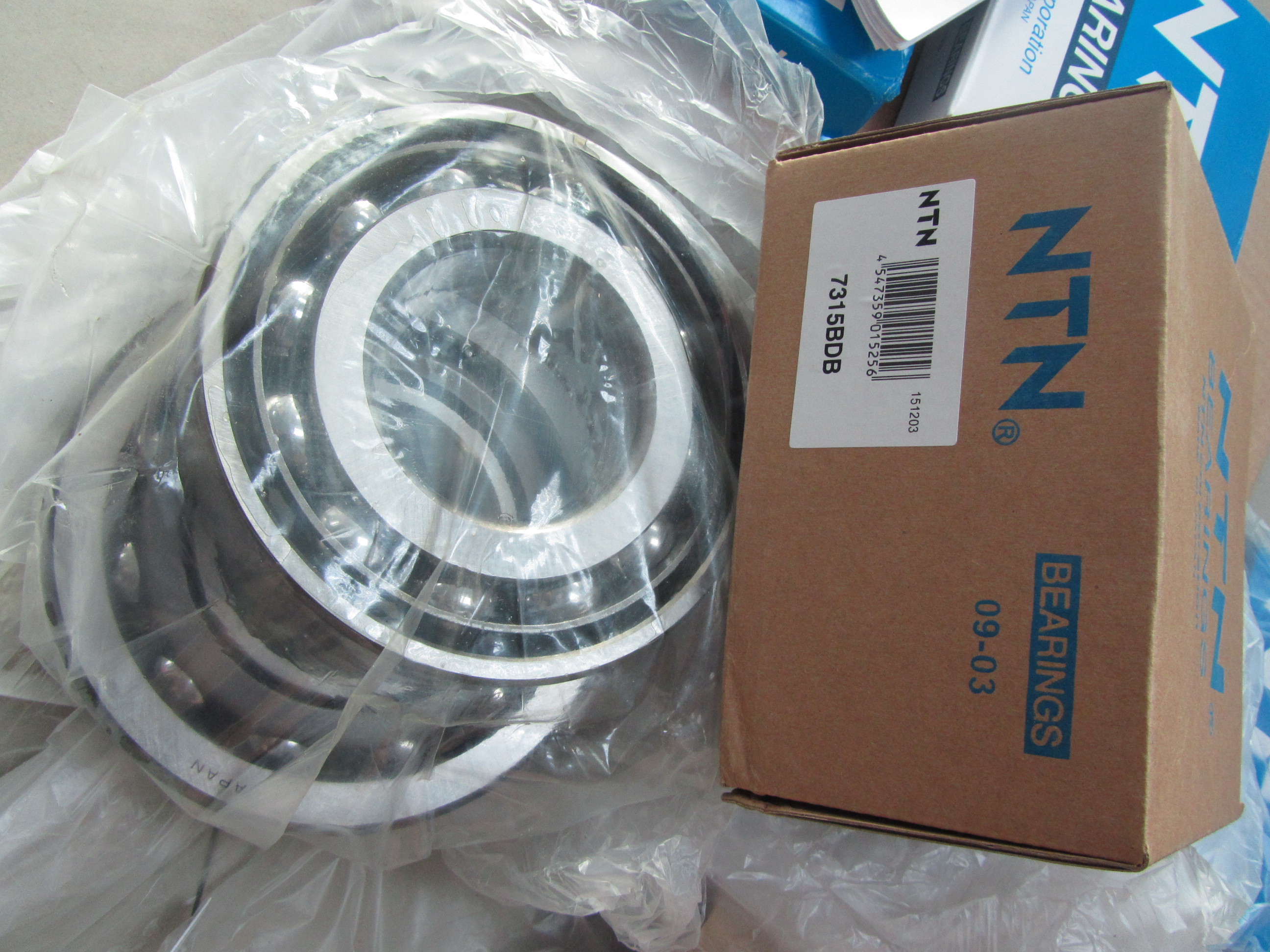 Chrome Steel High Percision Angular Contact Ball Bearing 7008C with Samll Cars