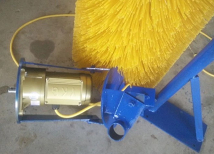 Farm Cattle Scratching Brush , Nylon Cow Cleaning Brush Customized Size