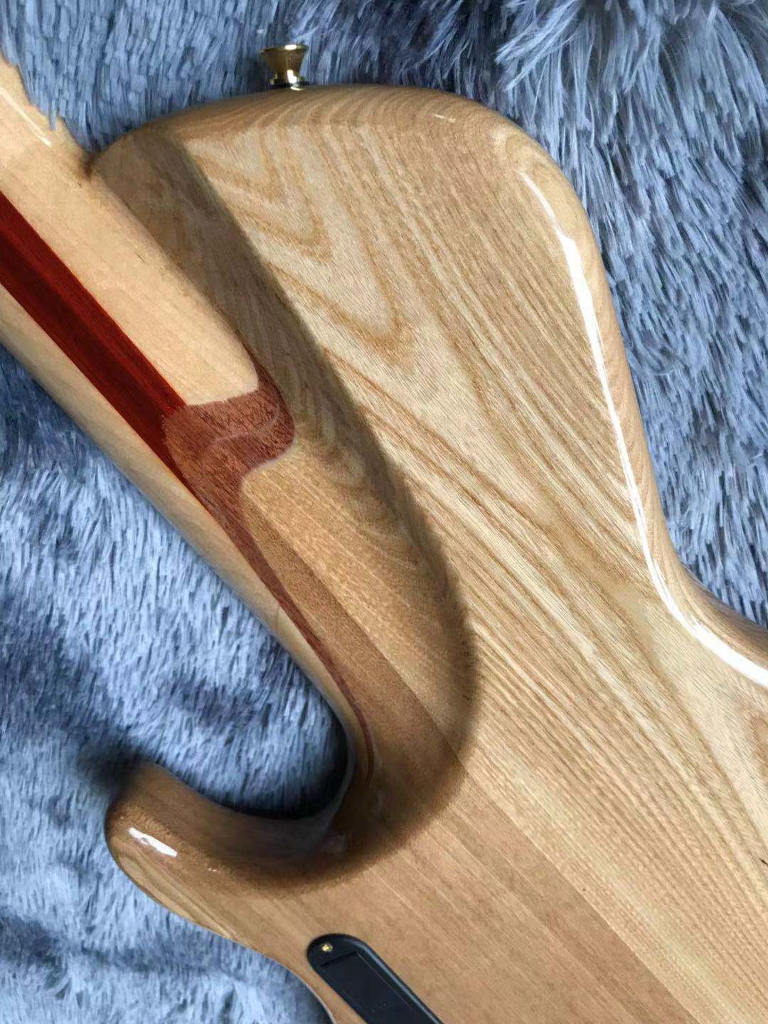 Custom Neck Throu Body Flamed Maple Top Ash Wood 6 Strings Guitar Bass with 940mm Scale Lengthen
