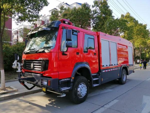 Howo Dry Powder Fire Rescue Truck 4X4 3000L Water 1000 Liters Foam High
