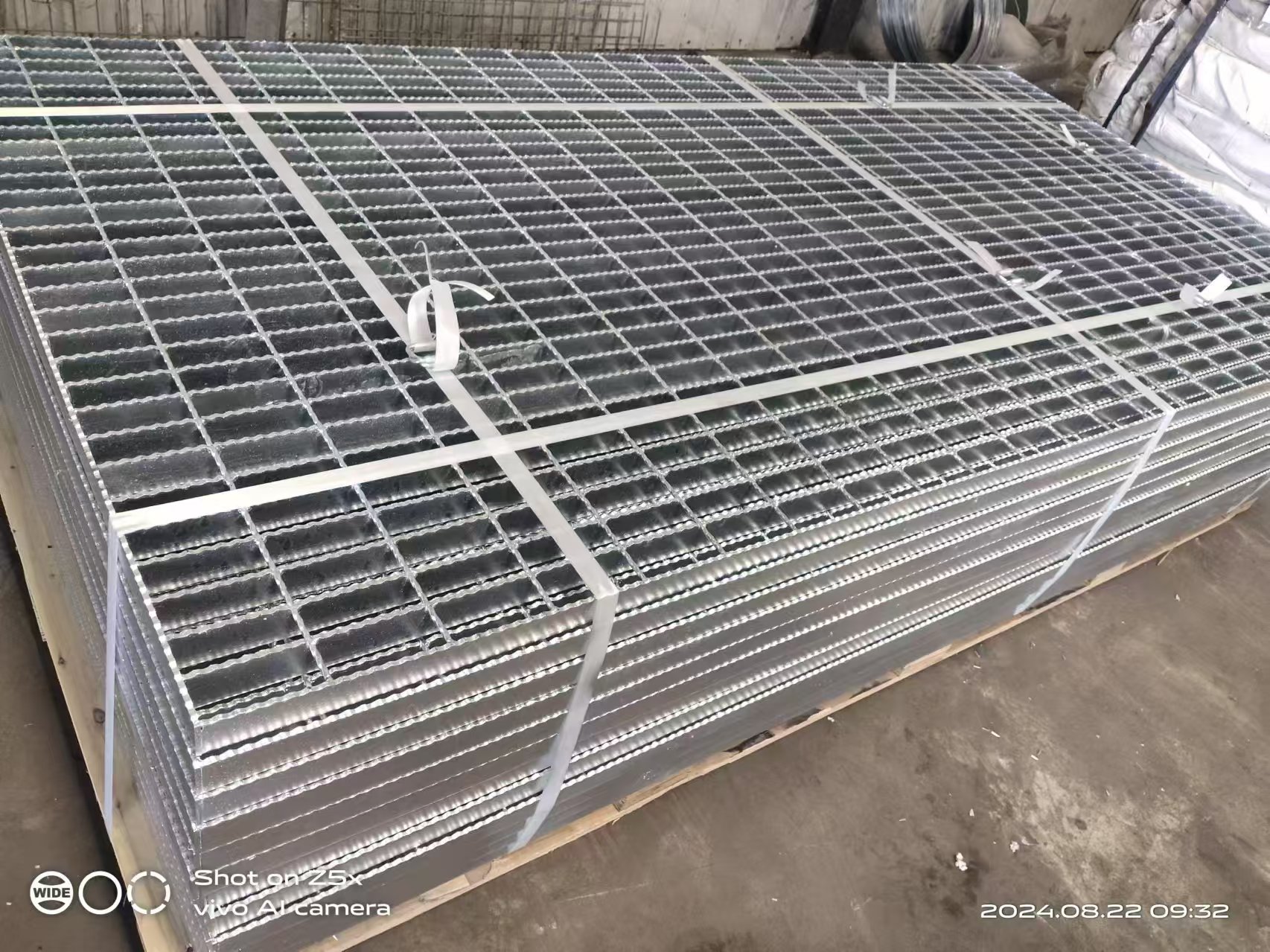 serrated steel grating