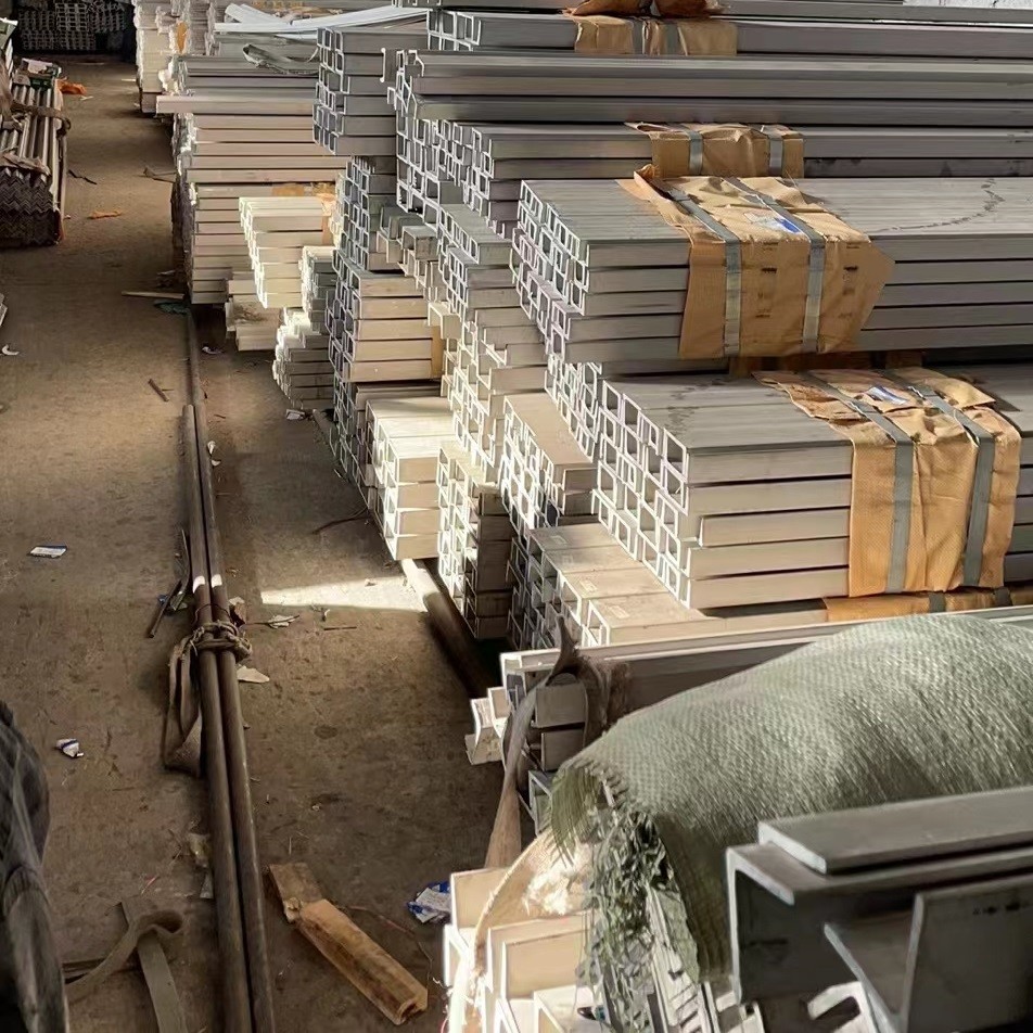 EN DIN JIS GB ASTM Standard Stainless Steel Bar in 6m Length SS Channel Beam / Angle Bars