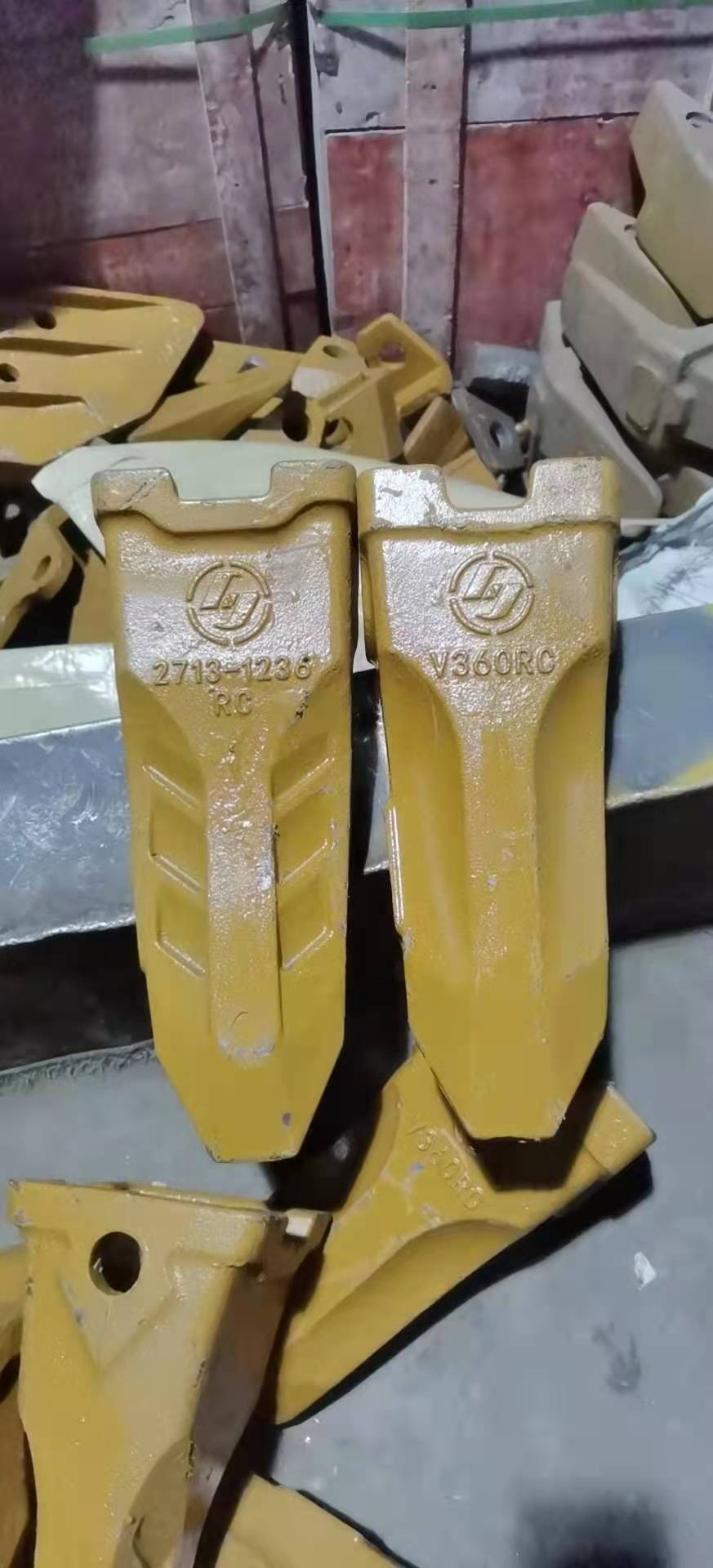 Excavator Bucket Tooth Best Price And Stiff Hard Bucket Tooth Pin Bucket Tooth