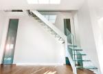 Indoor Design Stairs Glass Straight Flight Staircase Multi Treads Customizable
