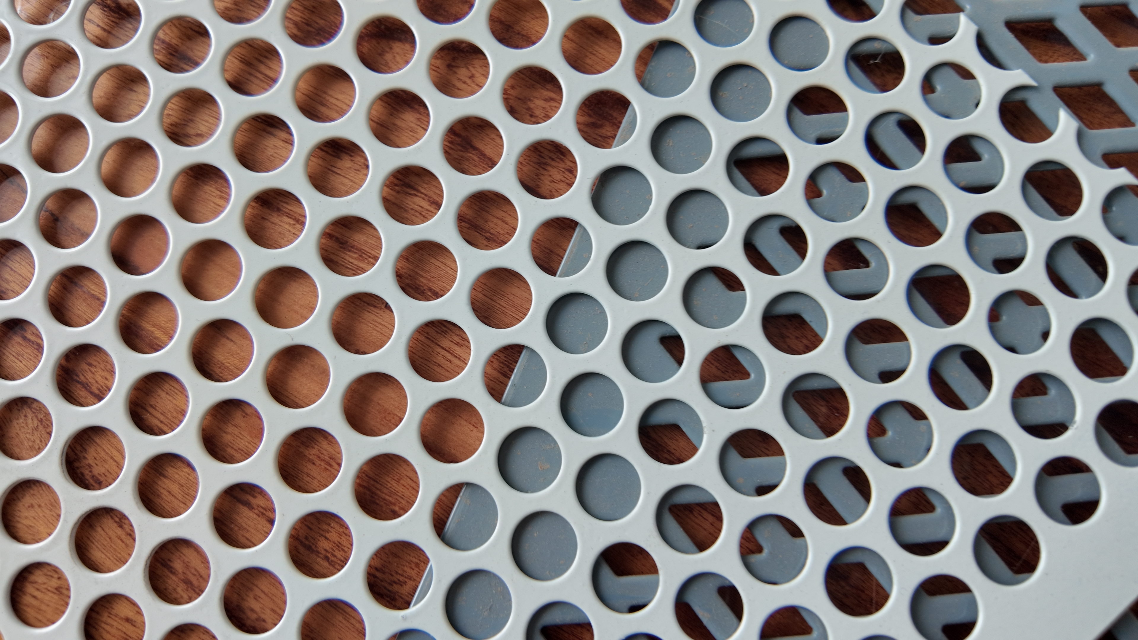 Hot Dipped Galvanized Round Hole Perforated Mesh Sheet Custom Size
