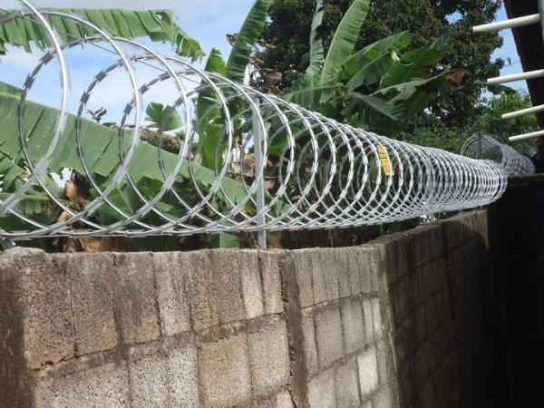 2024 KN Protect Fence Razor Barbed Wire Mesh 2.5mm In Kenya South Africa