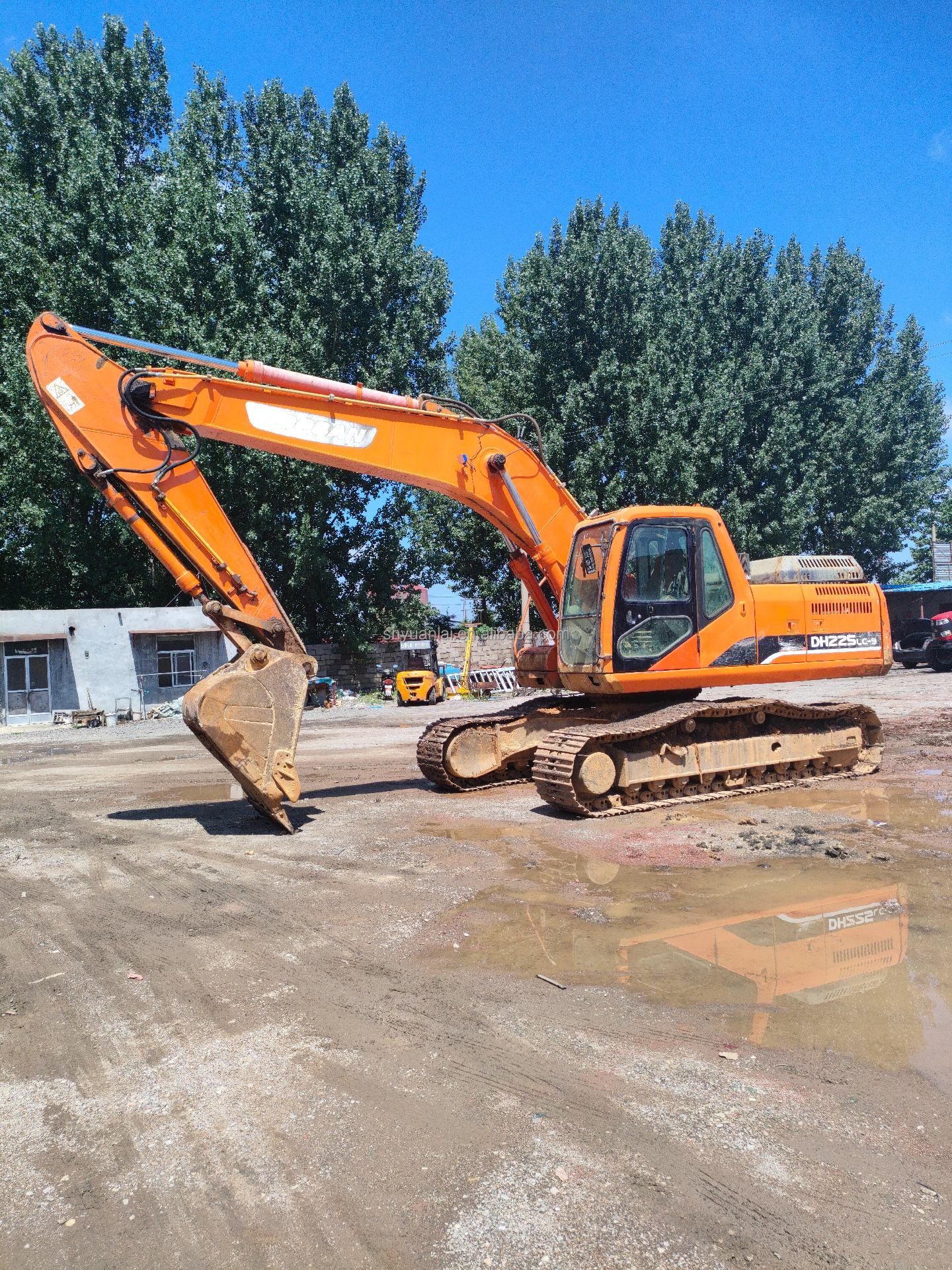 Doosan Excavator DH225LC-9 Used for High Slope Efficiency and Excellent Cab Sealing