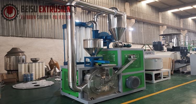 8mm Feeding Size 250-450kg/H Plastic Milling Machine