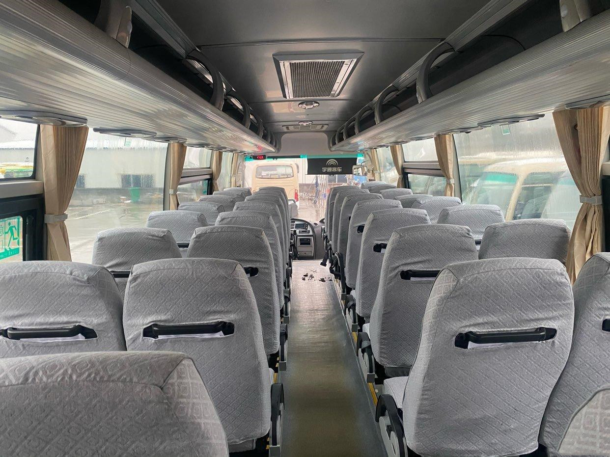 Used Yutong Buses ZK6107 Coach 49 Seats Tour Bus Luxury 2+2 Layout