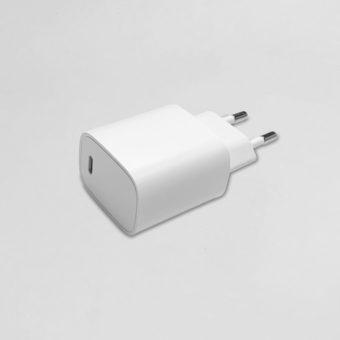 White 2.22A 9V 20W Fast Charger GaN With Over Current Safety Protection