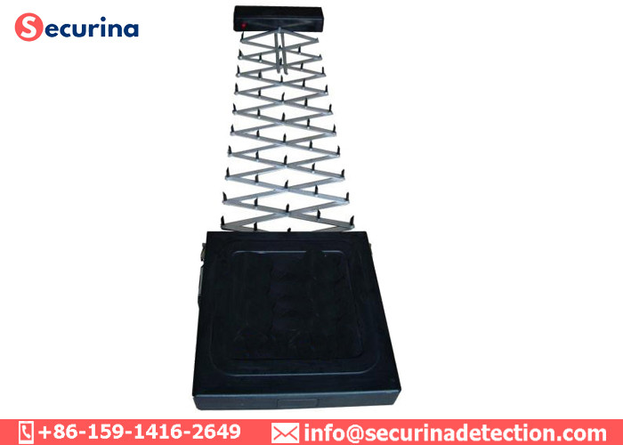 Retractable Spike Strips Tire Shredders , 7m Portable Speed Bumps For Police / Army