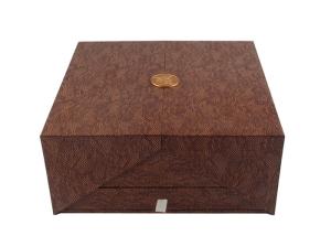 Wholesale Art Paper Luxury Gift Packaging Boxes Matt Lamitnation Surface Finish from china suppliers