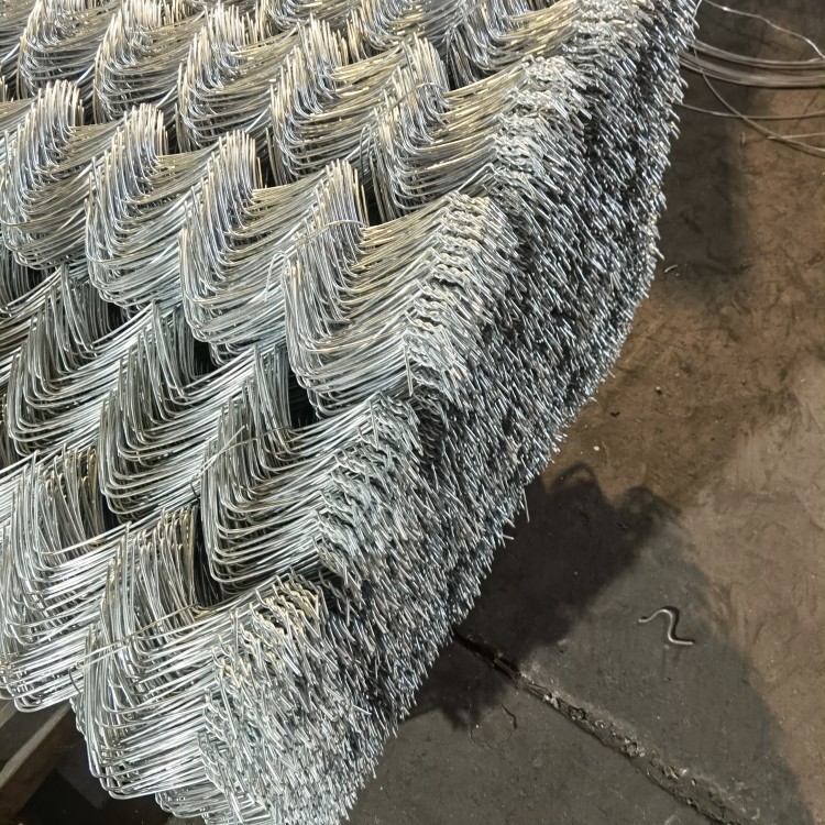 hot dip galvanized 6' tall diamond hole chain link iron wire mesh fence pvc coated vinyl fence