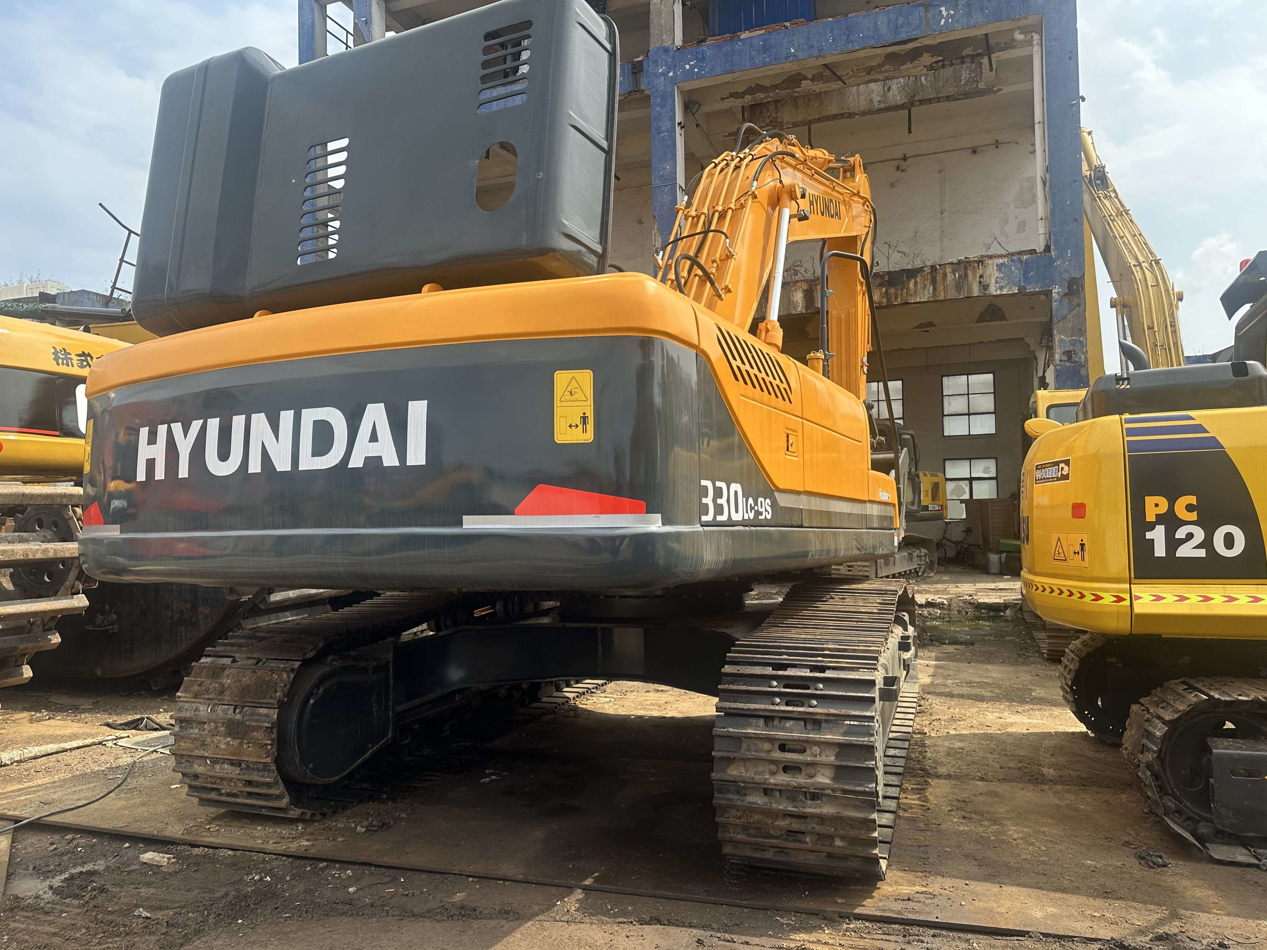 Used Hyundai Digger R330-9S Secondhand 33ton Big Type Crawler Excavator