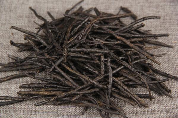 Yunnan wild leaves kuding tea super high mountain qingshan green water kuding