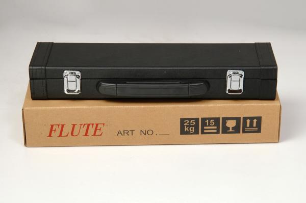 Who knows which instrument manufacturer produces the most popular flutes in