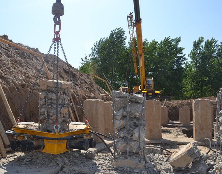 APIE Hydraulic Pile Head Breaker Max Cylinder Stroke 135mm Square Concrete For Construction