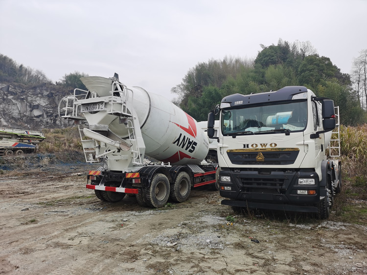 10m3 Mixing Drum Hino 700 Cement Mixer Used Concrete Mixer Truck