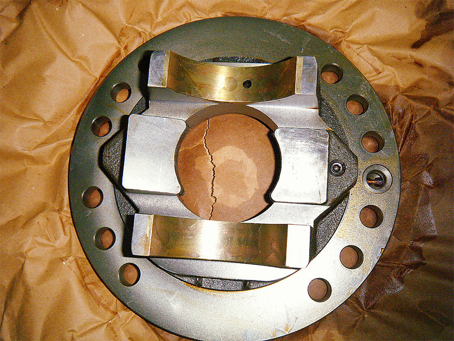 HPV55 Hydraulic Komatsu Excavator Parts PC100-3/5 Cradle Support (R)