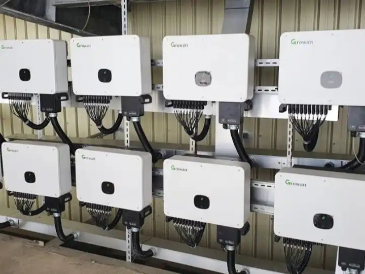 Custom Cheap Low Price Solar Inverter Hybrid Mppt Solar Hybrid Inverter 3 Phase 50Kw 60Kw Solar Inverter Manufacturers In China