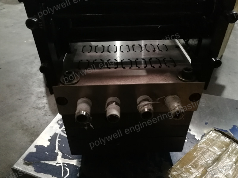 Plastic Mold Components Shaping Dies In Polyamide Thermal Break Bar Extrusion Machine
