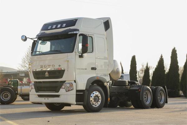 HOWO Heavy Truck Deflector Side Wind Vane 440HP 6X4 LNG National VI Tractor (13T