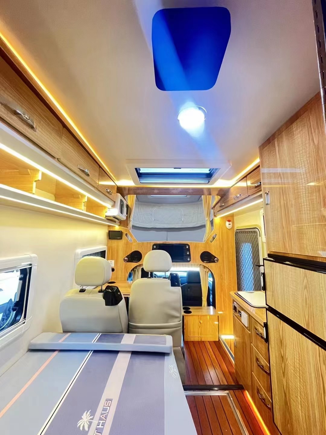Travel Trailer China Motorhomes Rv Camper Motorhome With 7042 Kg Payload