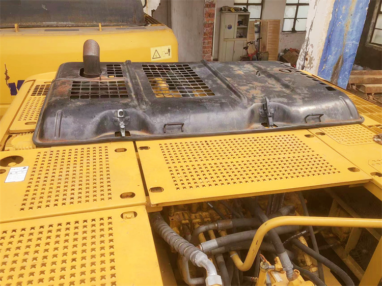 2748 Working Hours Used CAT 325D Excavator 25 Ton with Crawler Chain and from Japan