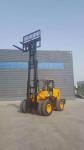 4WD Cross Country Diesel Forklift Truck Hydraulic Control With Air Condition