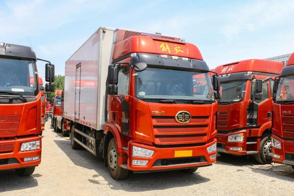 FAW Jiefang CA5180 J6L Refrigerated Truck Diesel 240HP 4X2 6m Cargo Box Double