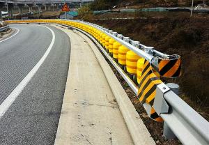Wholesale Safety Roller Barrier Highway Rotating Guardrail Rotating Safety Barrier from china suppliers