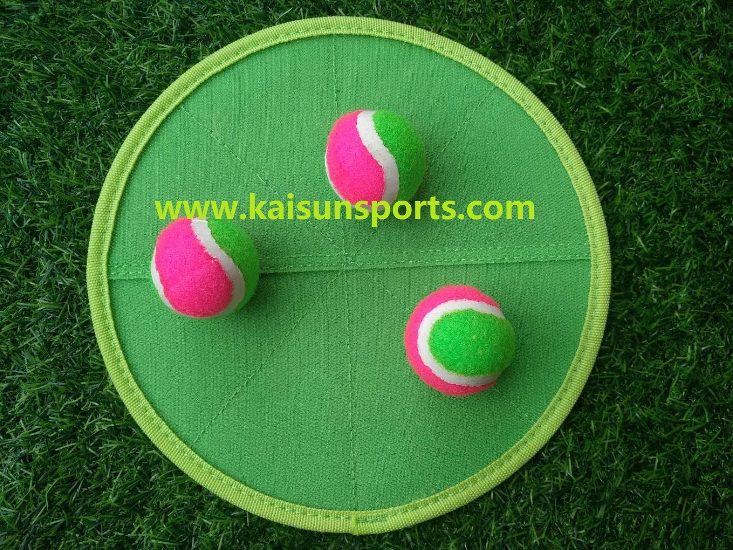 sticky golf ball , sticky ball , golf ball , golf balls , target golf ball , ball , mini golf