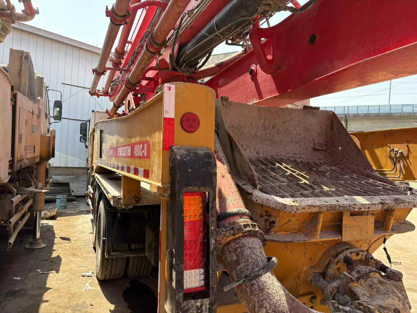 Mercedes Benz chassis 2019 Zoomlion 49m used concrete pump truck for sale