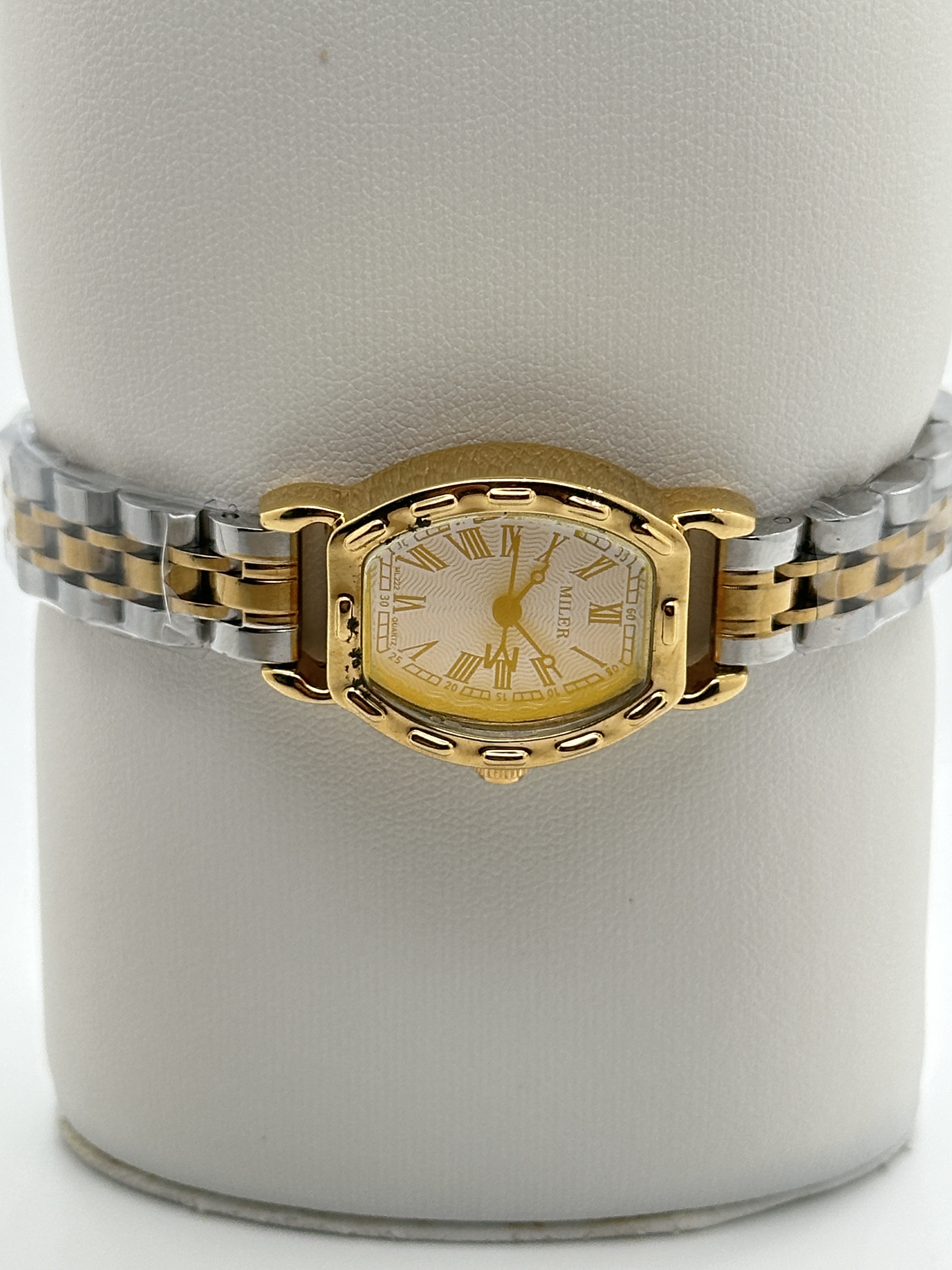 Oval Mineral Dial Stainless Steel Strap Watch Quartz Movement 18mm Band Width