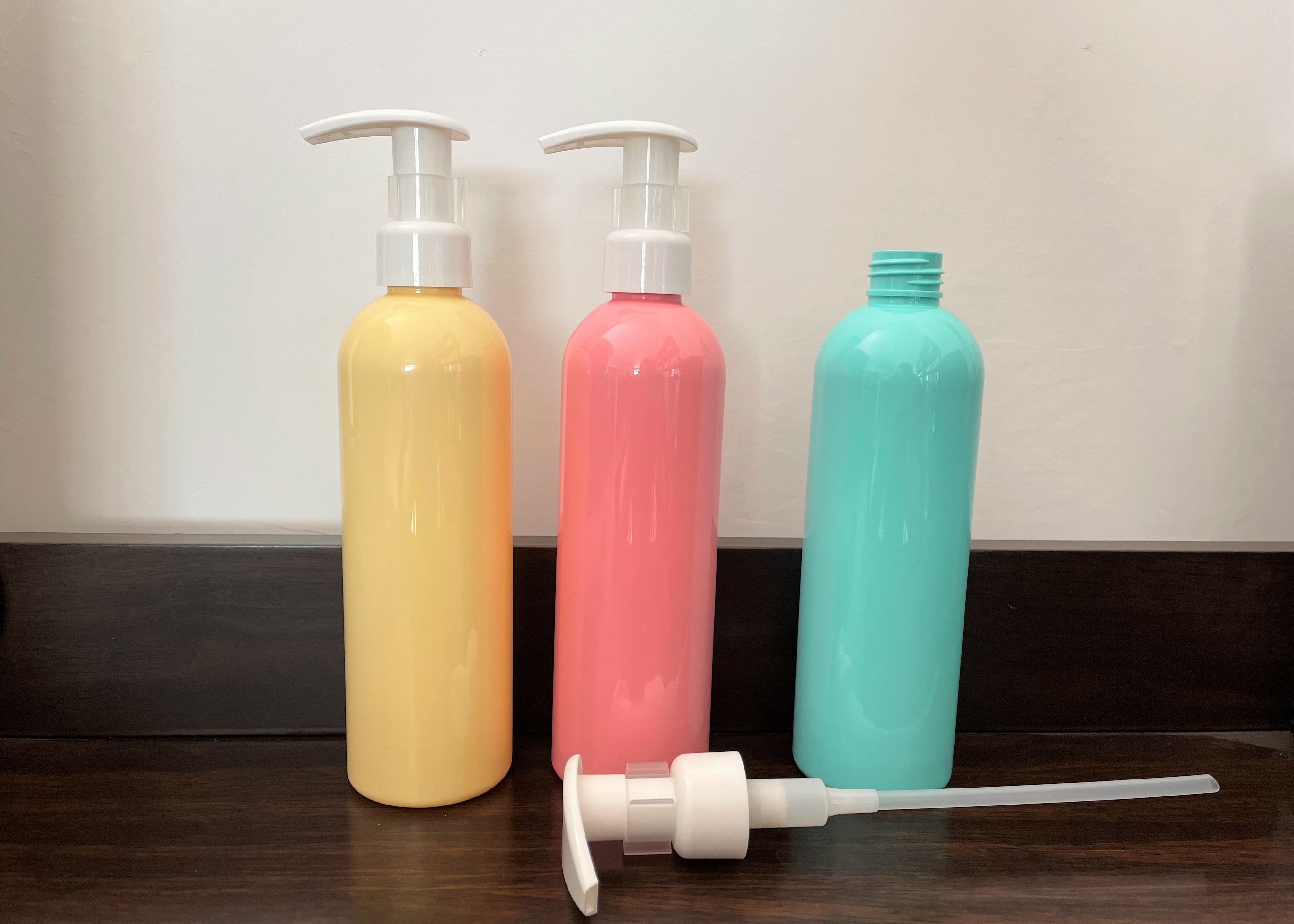 Round Shoulder 300ml 10oz Boston Plastic Bottle With Pump Sprayer