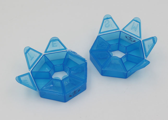 Eco - Friendly 7 Grids Plastic Pill Box For Patients / Weekly Pill Organiser