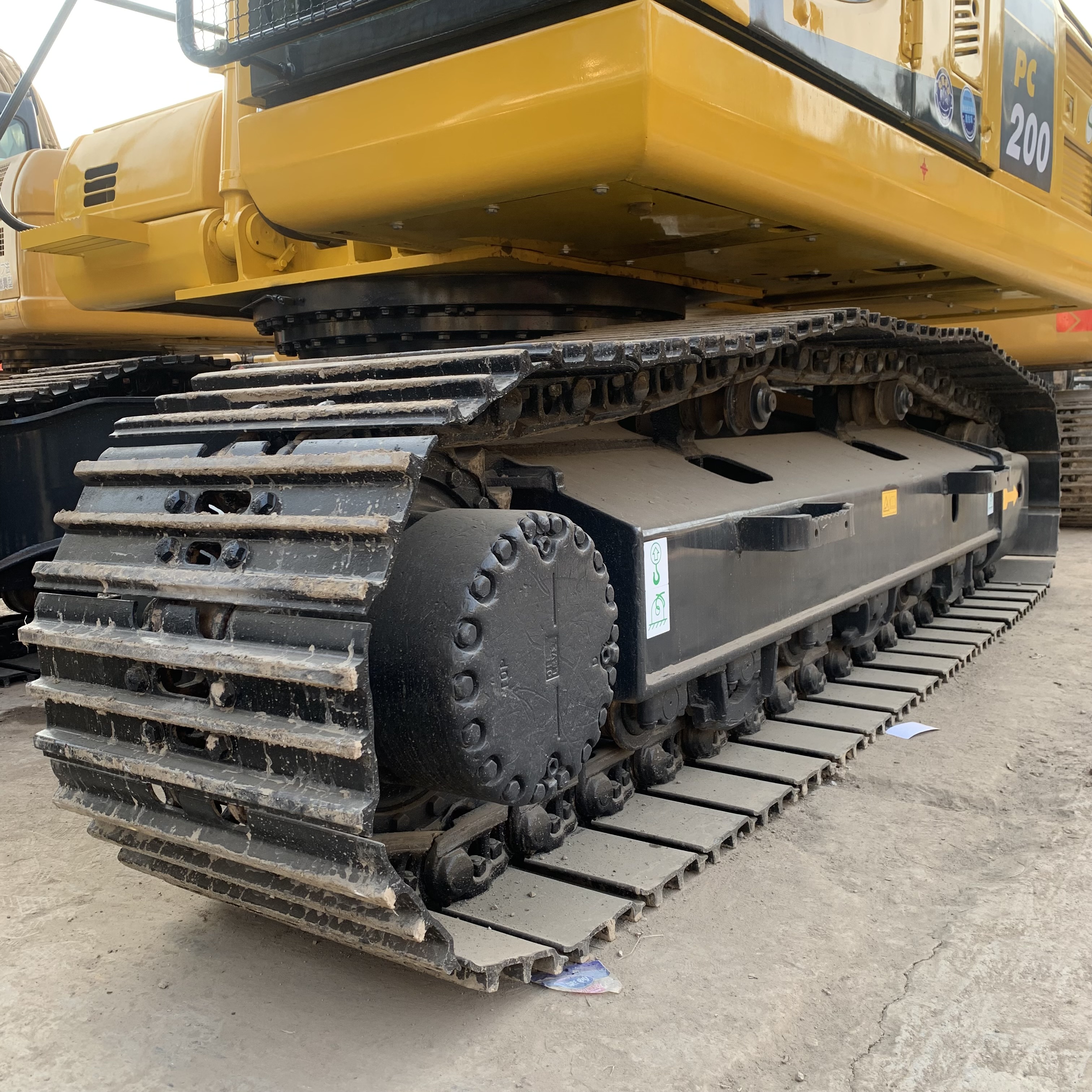 110KW Used Komatsu PC200-8 Excavator with Cummins Engine Hydraulic Crawler Excavator