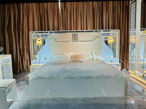 Wholesale Dresser King Bed Bedroom Sets Furniture Oak Grey White Sets Full Size from china suppliers