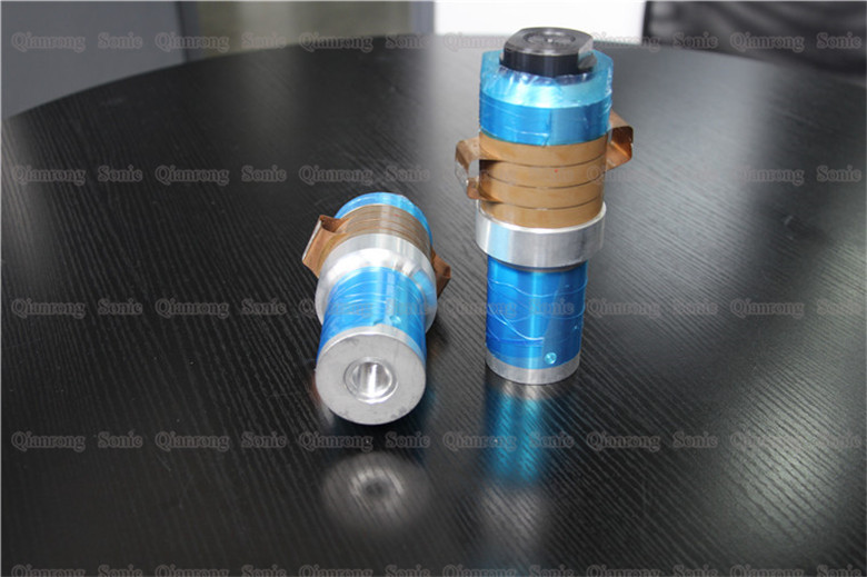 Stepped Column 1200w Ultrasonic Piezoelectric Transducer , 24 Khz Ultrasonic Transducer With 192mm Length